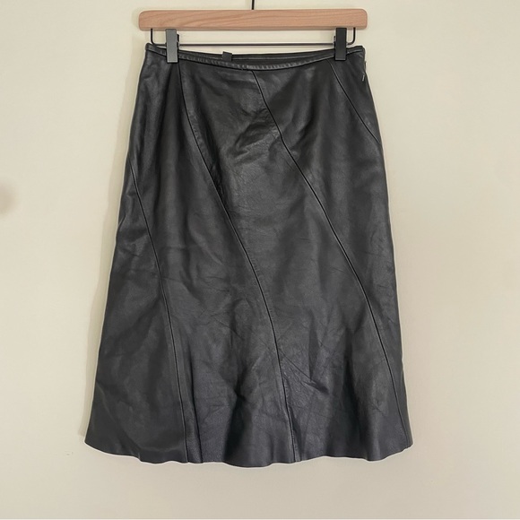 EUC MNG 100% Genuine Lamb Leather Black Mid Length Skirt Women’s size 4 - Picture 2 of 4